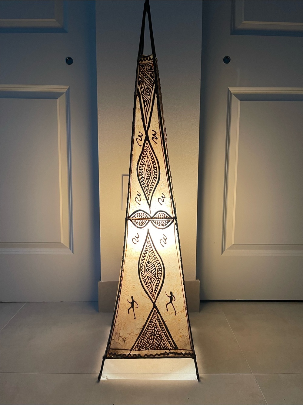 Artistic Marocain handmade Tan and Brown leather Sculptural Lamp.